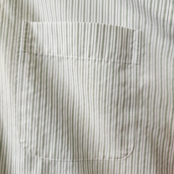 Vintage Eddie Bauer Wrinkle Resistant Men's Button Up Shirt in Green Stripe - Picture 5 of 8